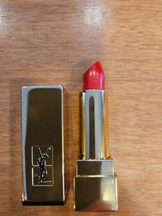 Pintalabios rojo Yves Saint Laurent 103