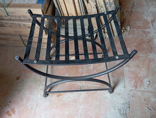 Taburete metal negro