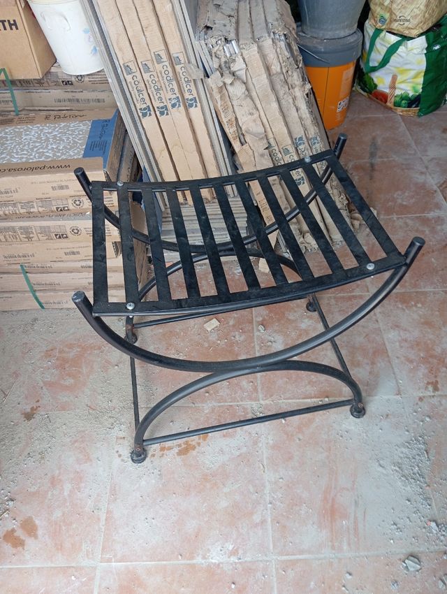 Taburete metal negro
