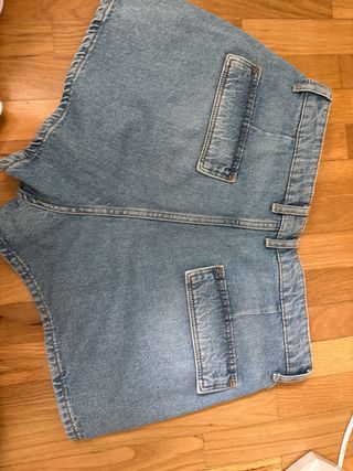 Pantalón corto Bershka Talla 42 - Estilo Baggy
