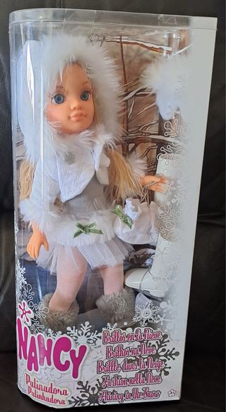 Muñeca Nancy patinadora. Brillos en la nieve