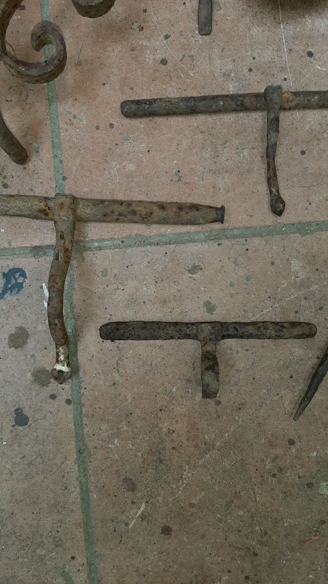 Antiguas piezas metal forja