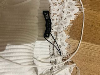 Top Zara blanco encaje