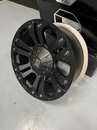 Ford Bronco 5 llantas 20" 