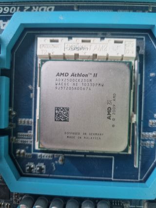 Placa base Gigabyte + AMD Athlon II + 4GB RAM