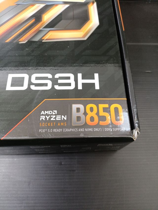 Placa base GIGABYTE B850M DS3H