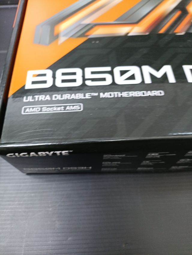 Placa base GIGABYTE B850M DS3H