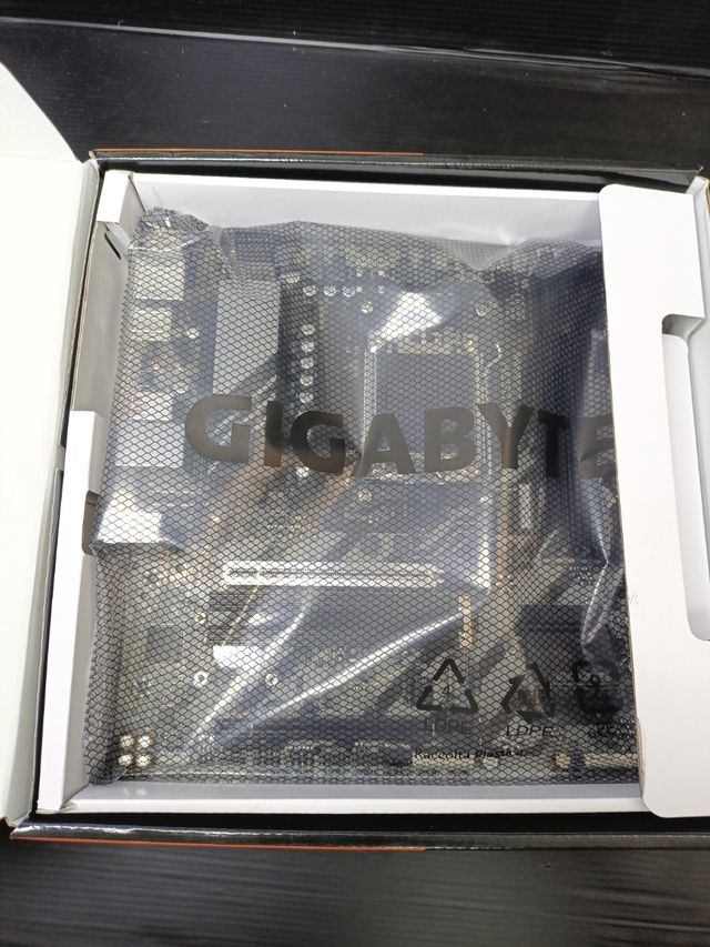 Placa base GIGABYTE B850M DS3H