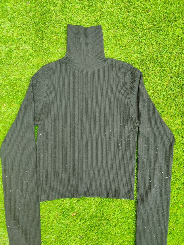 Suéter cuello alto Bershka