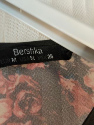 Blusa Bershka flores - multicolor