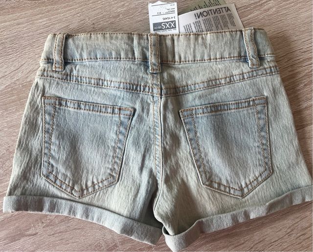 Shorts vaqueros Benetton Talla 3-4
- Nuevos