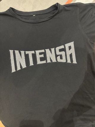 Camiseta IntensA negra c/glitter