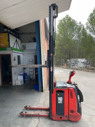 Apilador Linde 1200kg - 3900mm