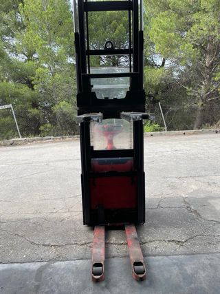 Apilador Linde 1200kg - 3900mm