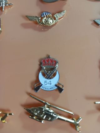Lote pins militares + llavero