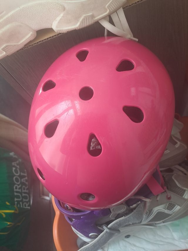Casco patinaje rosa