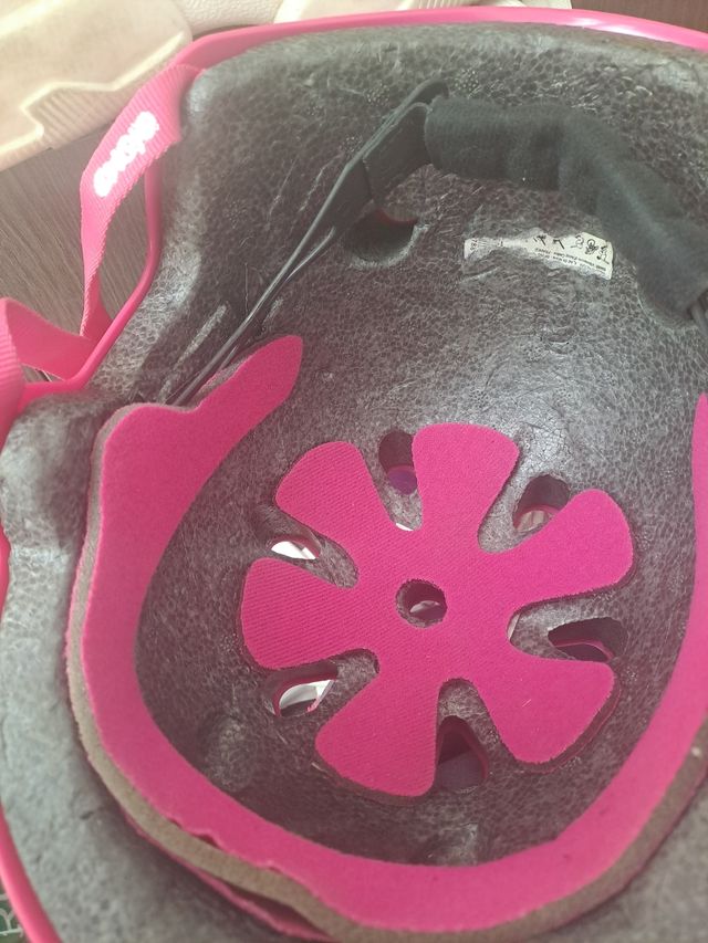 Casco patinaje rosa