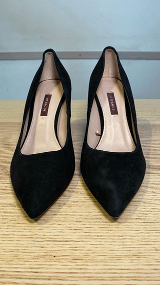 Zapatos Uterqüe negros de ante