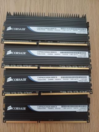 RAM Corsair 4x4GB 1600MHz