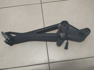 Soporte estribera derecha Ducati 796 (2010-2012)