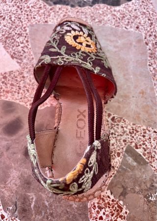 Sandalias Geox cuña marrones T35