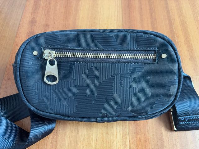 Riñonera Zara negra