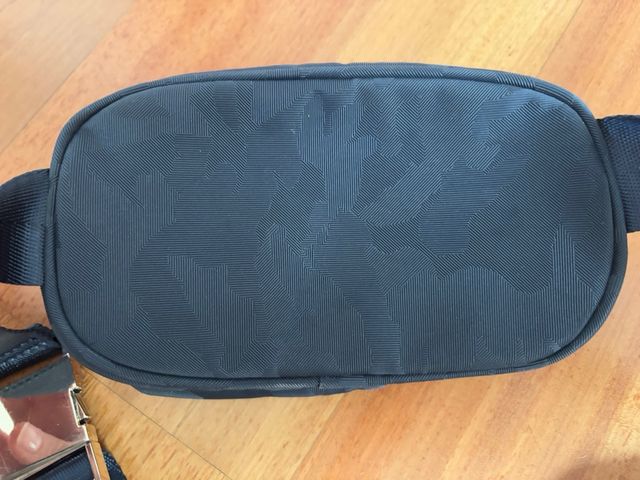 Riñonera Zara negra