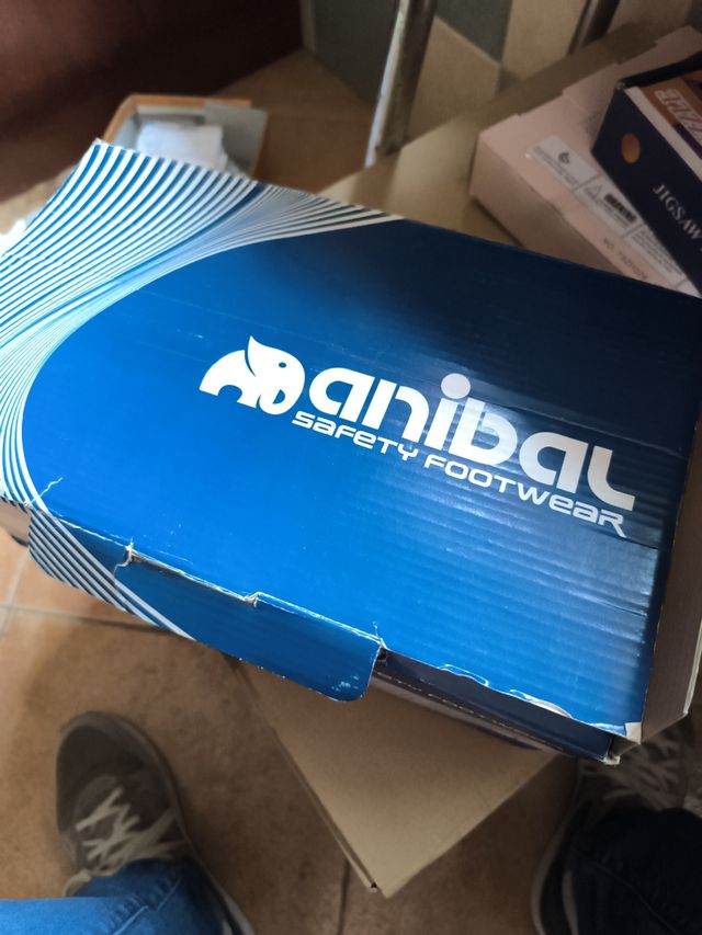 Zapatos trabajo anibal negros-verdes,nuevos a estr