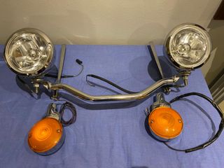 Faros auxiliares e intermitentes delanteros