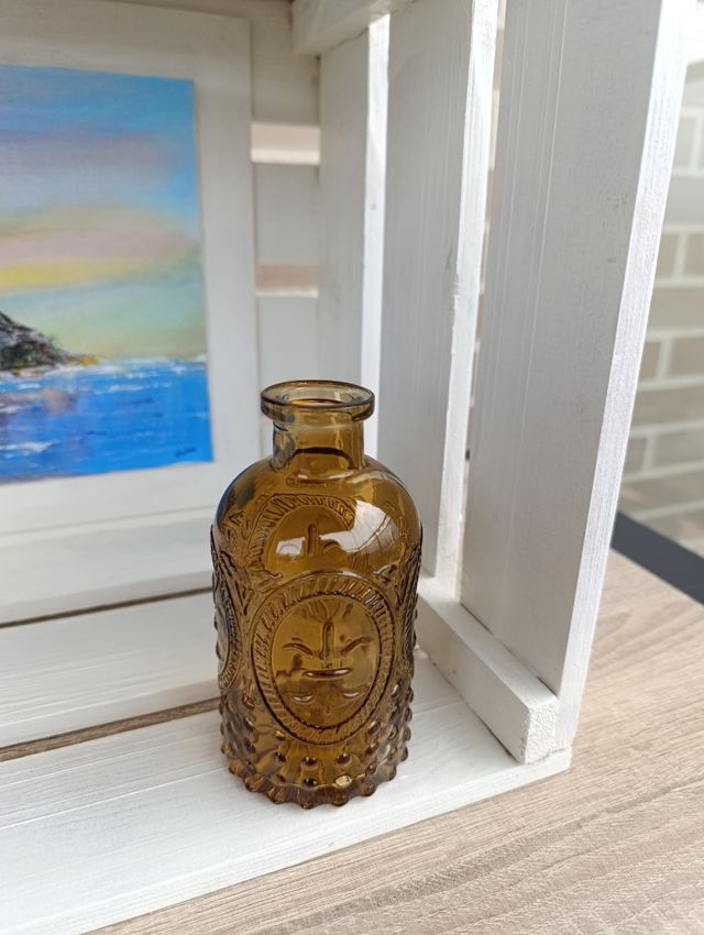 Botella vidrio marrón decorativa