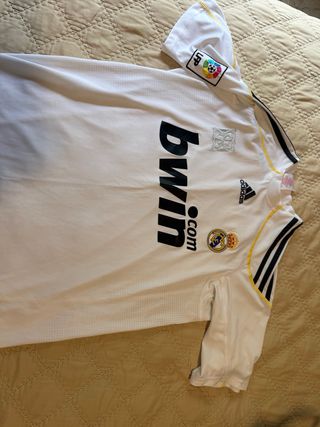 Camiseta Real Madrid Adidas y pantalón