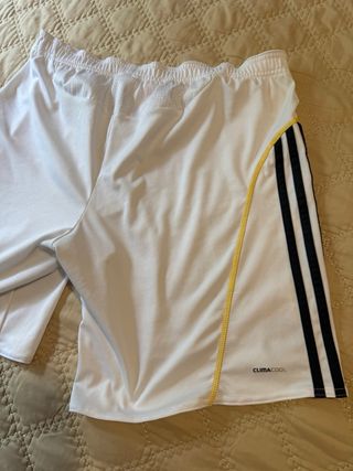 Camiseta Real Madrid Adidas y pantalón
