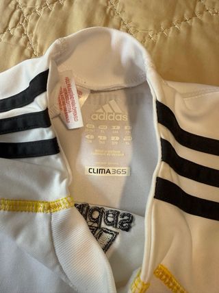 Camiseta Real Madrid Adidas y pantalón