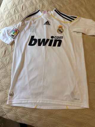 Camiseta Real Madrid Adidas y pantalón