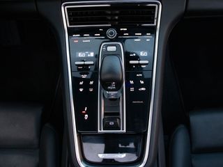 Porsche Panamera 4 Sport Turismo PLATINUM 2023