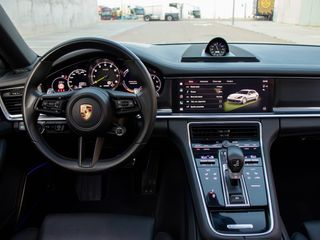 Porsche Panamera 4 Sport Turismo PLATINUM 2023