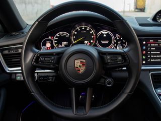 Porsche Panamera 4 Sport Turismo PLATINUM 2023