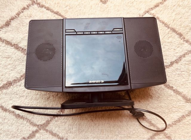 Radio CD Avenzo con USB