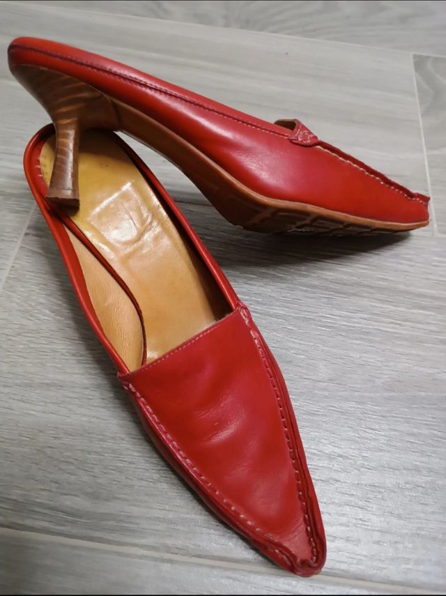 Zapatos rojos destalonados piel bovina