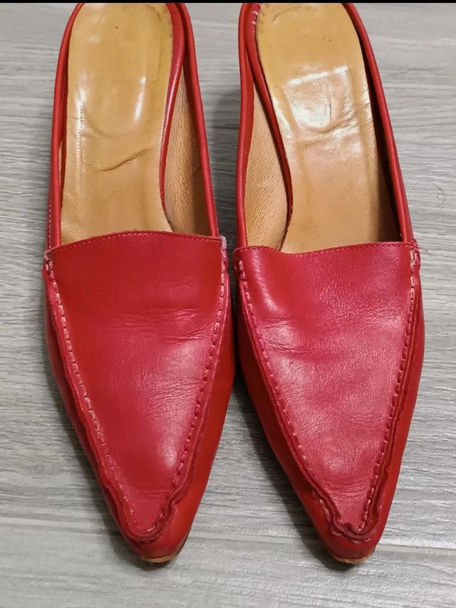 Zapatos rojos destalonados piel bovina