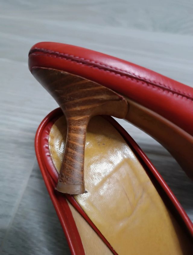 Zapatos rojos destalonados piel bovina