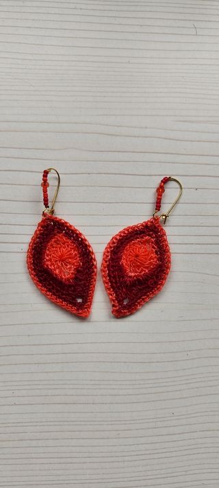 Pendientes CROCHET Pluma coral y burdeos 
