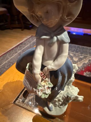Lladró niña con flores - 1983