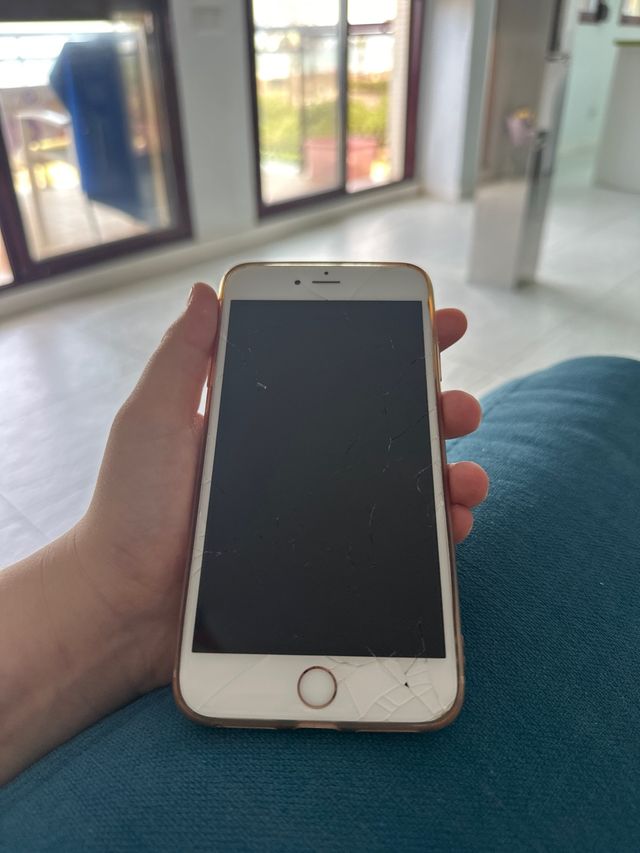 iPhone 6s Plus Gold - Roto. Para piezas sueltas.