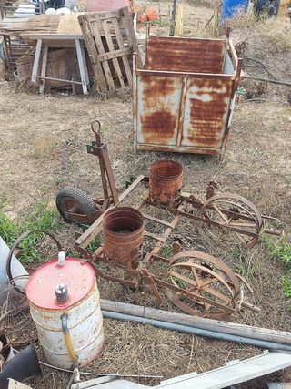 Plantadora de maíz antigua