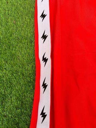 Pantalones deportivos Guess x J Balvin rojos