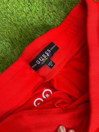 Pantalones deportivos Guess x J Balvin rojos