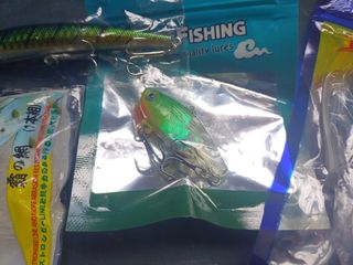 7 Señuelos Pesca: Minnows & Anzuelos