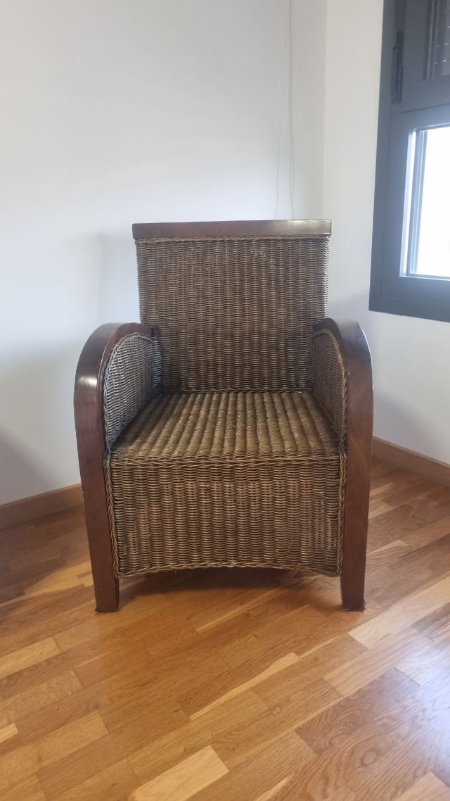 Preciosa Butaca mimbre marrón