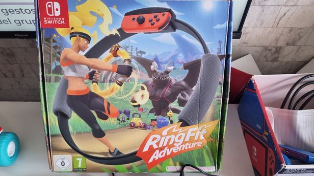 Nintendo Switch vermelha + Ring Fit Adventure